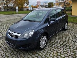 Grau Gebraucht 2009 Opel Zafira Kombi | 3.900 € (Etwas zu teuer)