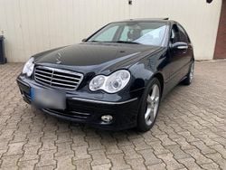 Schwarz Gebraucht 2006 Mercedes C320 Limousine | 6.000 € (Etwas zu teuer)