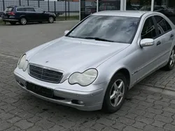 Brillantsilber metalliclack Gebraucht 2002 Mercedes C200 Limousine | 1.990 € (Superpreis)