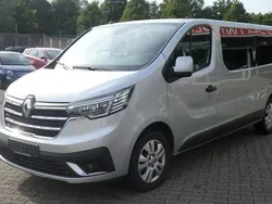 Highland grey (metallic) Gebraucht 2022 Renault Trafic Life Van | 32.990 € (Superpreis)