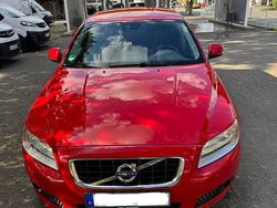 Rot Gebraucht 2013 Volvo V70 Kinetic Kombi | 6.400 € (Fairer Preis)