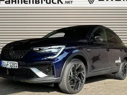 Nachtblau metallic Gebraucht 2024 Renault Arkana Bose Edition SUV | 36.675 €
