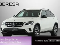 Weiß Gebraucht 2021 Mercedes GLC300e Night SUV | 36.750 € (Guter Preis)