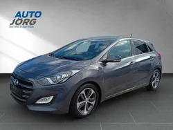 Grau Gebraucht 2017 Hyundai i30 Passion Limousine | 12.449 € (Fairer Preis)