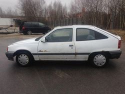 Weiß Gebraucht 1991 Opel Kadett Kombi | 499 €