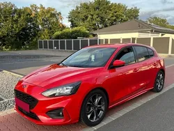 Rot Gebraucht 2018 Ford Focus ST-Line Limousine | 10.900 € (Guter Preis)