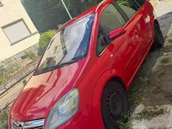 Rot Gebraucht 2009 Opel Zafira Innovation Van / Kleinbus | 2.790 € (Fairer Preis)