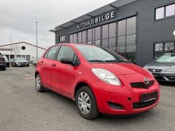 Rot Gebraucht 2010 Toyota Yaris Limousine | 1.877 € (Superpreis)