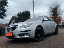 Silber Gebraucht 2011 Opel Insignia Edition Kombi | 9.100 € (Teuer)