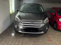 Grau Gebraucht 2017 Ford Kuga Titanium SUV | 16.000 € (Guter Preis)
