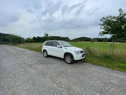 Weiß Gebraucht 2010 Suzuki Grand Vitara SUV | 7.500 €