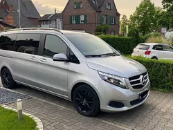 Grau Gebraucht 2019 Mercedes V220 Van / Kleinbus | 38.000 €