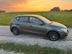 Grau Gebraucht 2008 Hyundai i30 Classic Limousine | 2.650 € (Fairer Preis)