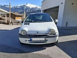 Weiß Gebraucht 2003 Renault Twingo Kleinwagen | 1.500 €