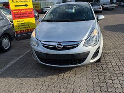 Silber Gebraucht 2011 Opel Corsa Satellite Limousine | 7.990 € (Etwas zu teuer)
