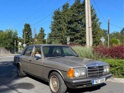 Gold Gebraucht 1970 Mercedes 240 Limousine | 3.999 €