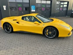 Gelb Gebraucht 2016 Ferrari 488 Cabrio | 259.900 € (Etwas zu teuer)
