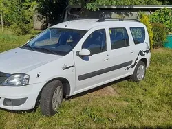 Weiß Gebraucht 2010 Dacia Logan Limousine | 3.300 € (Fairer Preis)