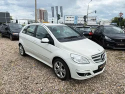 Weiß Gebraucht 2010 Mercedes B180 Van / Kleinbus | 6.000 € (Fairer Preis)