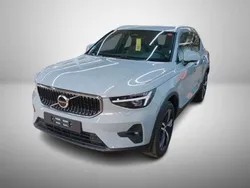 Vapour grey / metallic Gebraucht 2024 Volvo XC40 SUV | 33.850 € (Guter Preis)