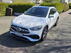 Weiß Gebraucht 2021 Mercedes GLA250 AMG line SUV | 34.500 € (Fairer Preis)