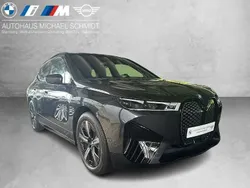 Sophistograu brillanteffekt Neu 2025 BMW iX Sport Line SUV | 88.666 € (Teuer)