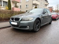 Grün Gebraucht 2009 BMW 318 Kombi | 3.000 € (Fairer Preis)