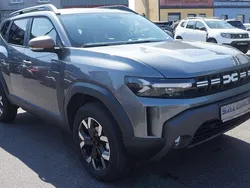 Grau Gebraucht 2024 Dacia Duster Extreme SUV | 22.480 € (Guter Preis)