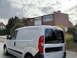 Silber Gebraucht 2015 Opel Combo Van | 3.750 € (Fairer Preis)