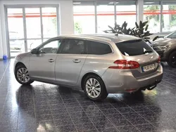 Grau Gebraucht 2020 Peugeot 308 Allure Kombi | 11.870 € (Fairer Preis)