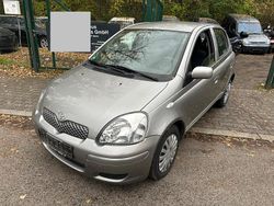 Silber Gebraucht 2004 Toyota Yaris Limousine | 2.990 € (Fairer Preis)