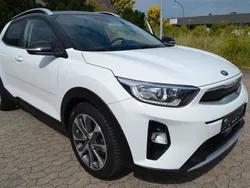 Weiß Gebraucht 2020 Kia Stonic Spirit SUV | 16.900 € (Fairer Preis)