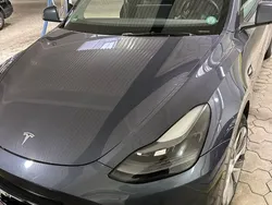 Grau Gebraucht 2022 Tesla Model Y Long Range SUV | 31.000 € (Guter Preis)
