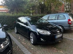 Schwarz Gebraucht 2012 Ford Focus Limousine | 3.700 € (Guter Preis)