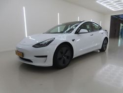 Weiß Gebraucht 2021 Tesla Model 3 Standard Range Limousine | 22.900 € (Fairer Preis)