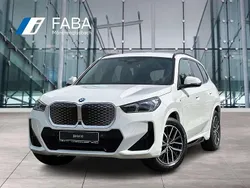 Alpinweiß uni Neu 2025 BMW iX1 Comfort Edition SUV | 61.069 € (Teuer)