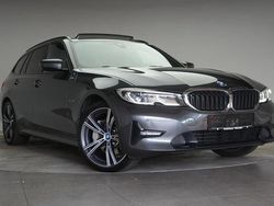 Mineralgrau Gebraucht 2021 BMW 330e Sport Line Kombi | 29.490 € (Etwas zu teuer)