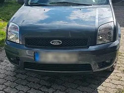 Grau Gebraucht 2004 Ford Fusion Kleinwagen | 2.200 € (Fairer Preis)