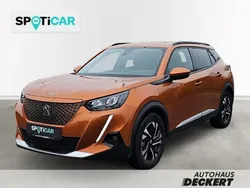 Orange Gebraucht 2021 Peugeot e-2008 Allure SUV | 16.990 € (Guter Preis)