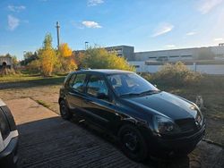 Schwarz Gebraucht 2003 Renault Clio II Kleinwagen | 600 € (Fairer Preis)