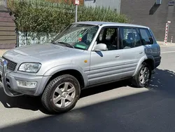 Silber Gebraucht 1999 Toyota RAV4 SUV | 3.999 €