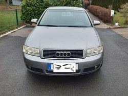 Grau Gebraucht 2004 Audi A4 Limousine | 1.999 € (Superpreis)