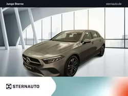 Lack mountaingrau Gebraucht 2024 Mercedes A180 Advanced Limousine | 27.727 € (Fairer Preis)