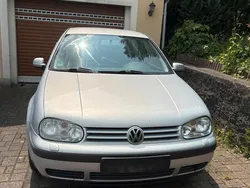 Silber Gebraucht 1999 VW Golf IV Kleinwagen | 800 € (Fairer Preis)