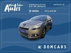 Grau Gebraucht 2012 Peugeot 5008 Van / Kleinbus | 3.999 € (Guter Preis)