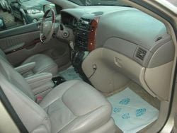 Grau Gebraucht 2010 Toyota Sienna Limited Van / Kleinbus | 5.100 €