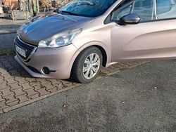 Andere farben Gebraucht 2012 Peugeot 208 Kleinwagen | 3.700 € (Fairer Preis)