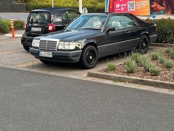 Schwarz Gebraucht 1990 Mercedes 230 Coupé | 6.000 €