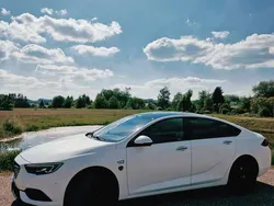 Weiß Gebraucht 2018 Opel Insignia Exklusiv Limousine | 18.400 €