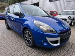 Blau Gebraucht 2011 Renault Scénic III Bose Edition Van / Kleinbus | 3.890 € (Guter Preis)